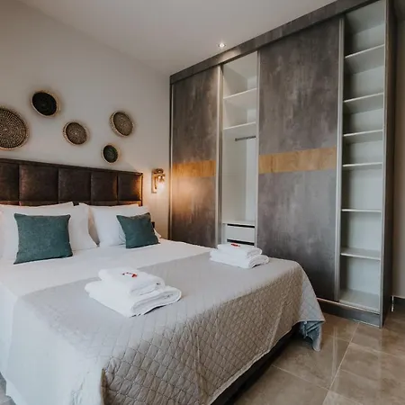 Pearl Apartel C4 * Volos